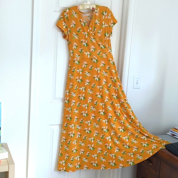 Aphratti Sundress - Picture 4 of 11